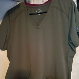 Med cotoure hunter green scrub set